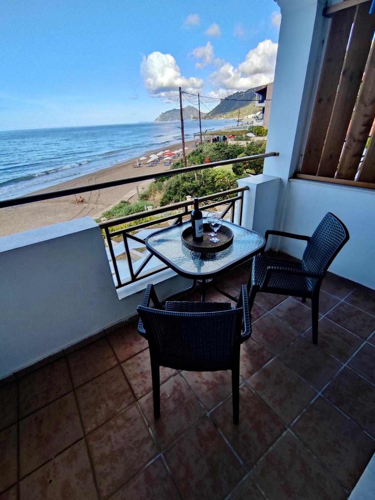 Nereides Apartments Agios Gordios  Exterior foto