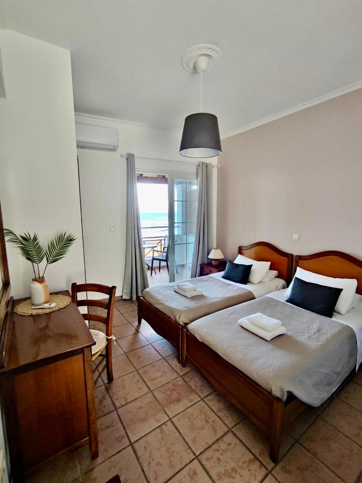 Nereides Apartments Agios Gordios  Exterior foto